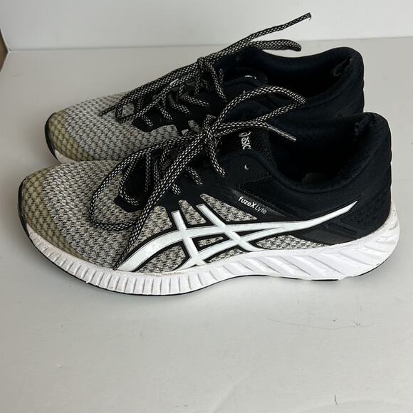 Asics Sneakers - Women’s 7.5 - Picture 4 of 6